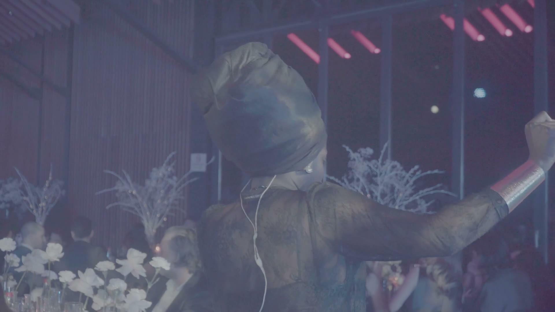 Oma - The Boy Is Mine, vidéo live, Drop Music