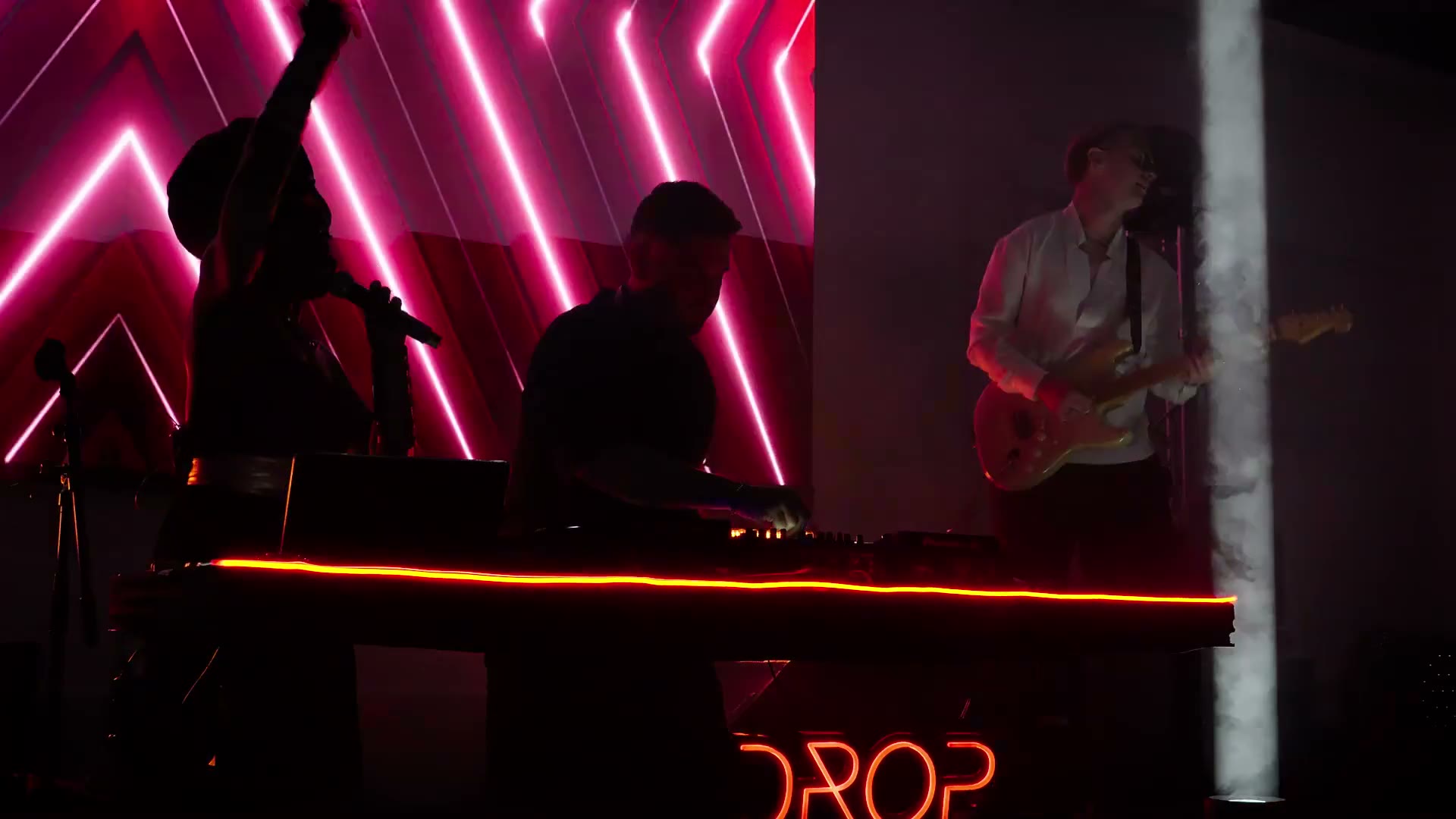 Free From Desire afro remix x Oma, vidéo live, Drop Music